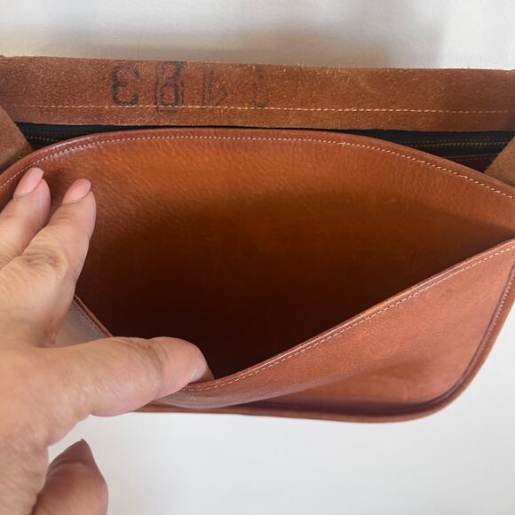 Vintage NYC Coach Shoulder Saddle Bag British Tan Leather 70s 80s USA #8101 - Picture 10 of 16